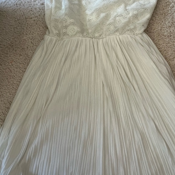 Girls Dress - Size Medium - Picture 2 of 6